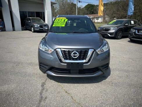 Used 2020 Nissan Kicks SV image 8