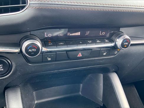 Used 2024 MAZDA MAZDA3 s FWD image 33