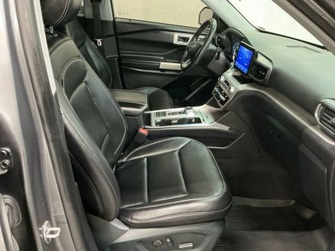 Used 2021 Ford Explorer XLT w/ Equipment Group 202A image 20