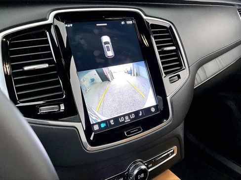 Used 2023 Volvo XC90 T8 Ultimate image 30