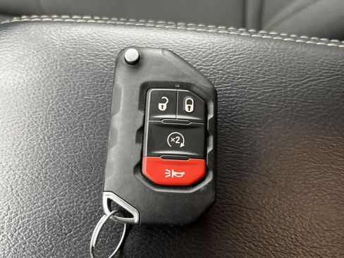 Used 2020 Jeep Wrangler Unlimited Sahara w/ Dual Top Group image 22