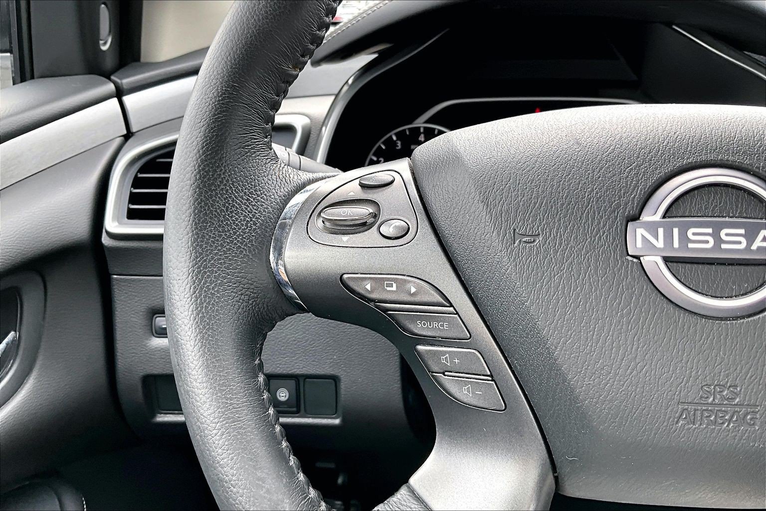 Used 2023 Nissan Murano SV w/ SV Midnight Edition Package FWD image 20