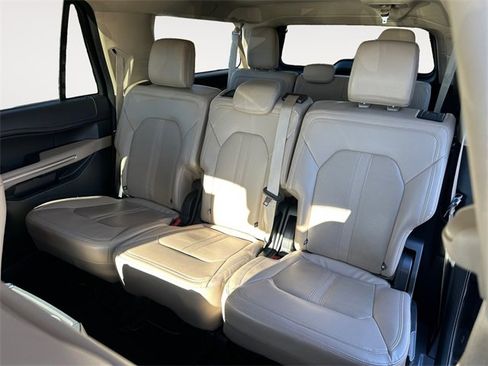 Used 2023 Ford Expedition Max Limited image 13