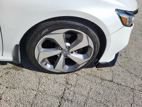Used 2018 Honda Accord Touring image 31