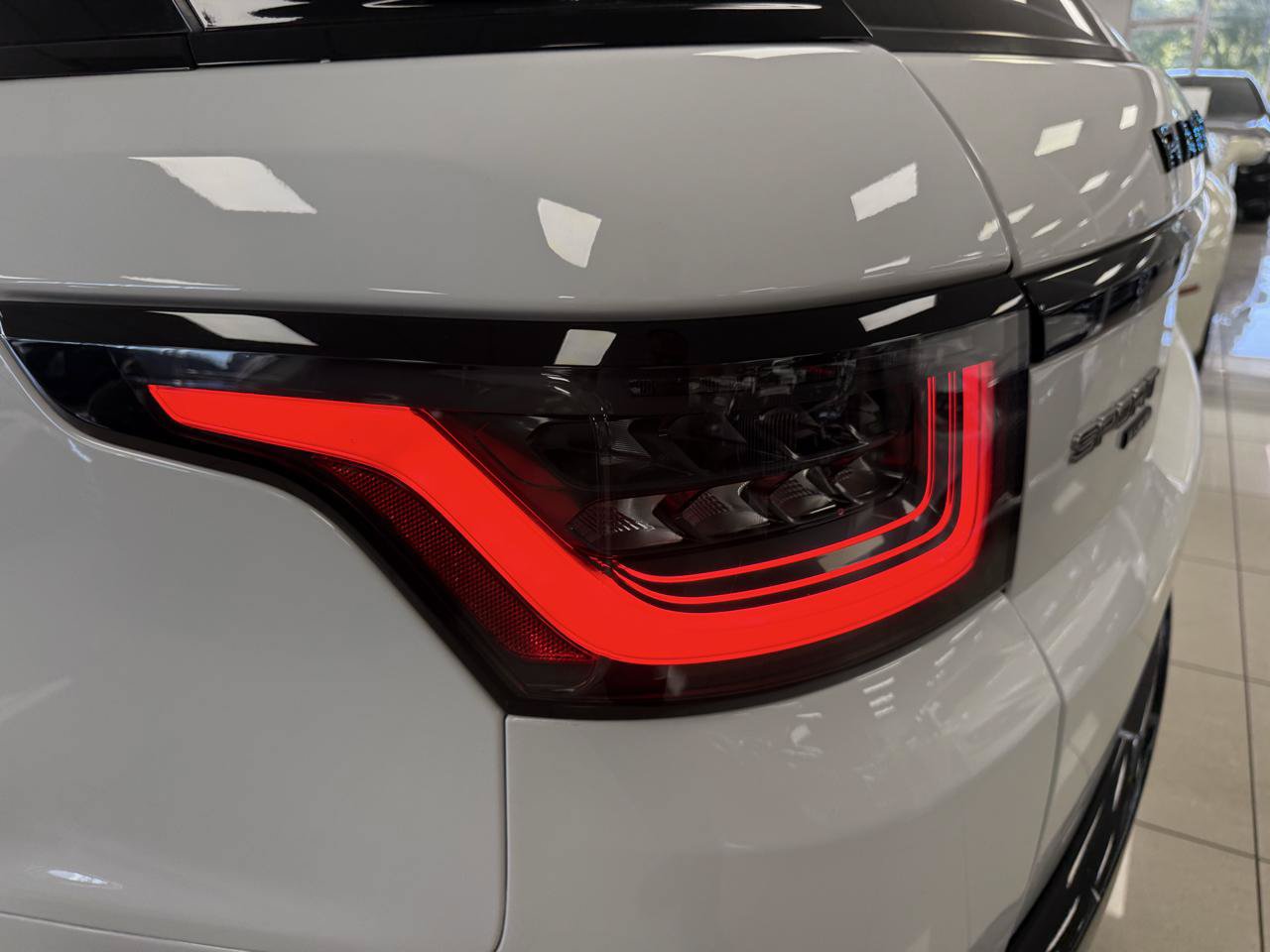 Used 2021 Land Rover Range Rover Sport HST AWD/4WD image 27