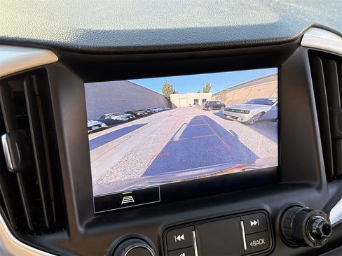 Used 2024 GMC Terrain SLT image 8