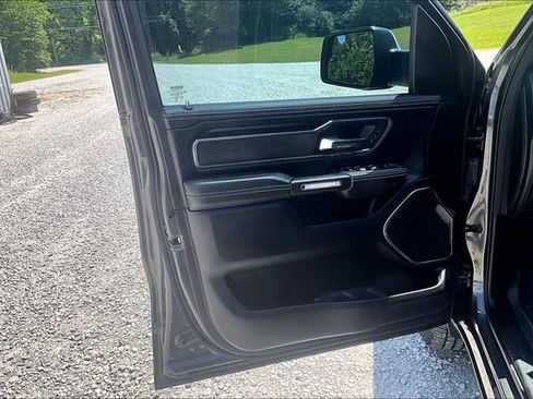 Used 2024 RAM 1500 Laramie AWD/4WD image 22