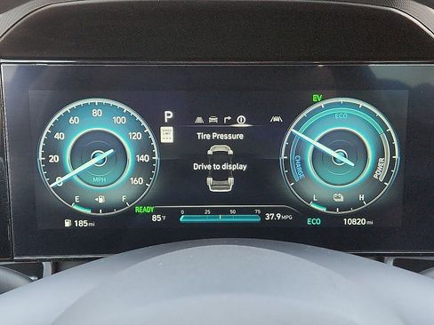 Used 2024 Hyundai Elantra Blue image 11