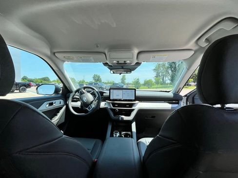New 2026 Ford Explorer Active w/ Active Comfort Package RWD image 13