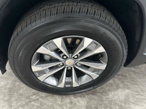 Used 2025 Chevrolet Equinox LT FWD image 11