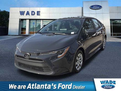 Used 2025 Toyota Corolla LE image 1