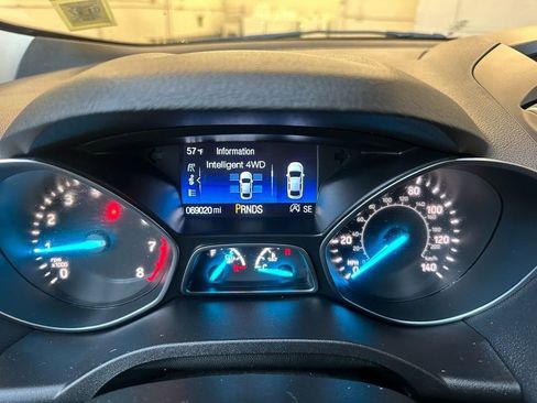 Used 2018 Ford Escape SE image 34