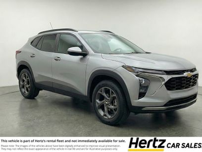 Used 2025 Chevrolet Trax LT