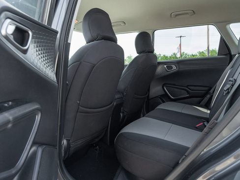 Used 2021 Kia Soul S FWD image 16