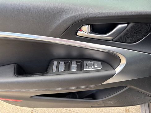 Used 2026 Genesis G70 2.5T RWD image 11