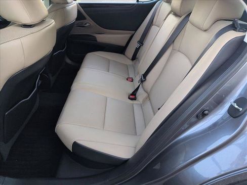 Used 2021 Lexus ES 300h w/ Premium Package FWD image 19