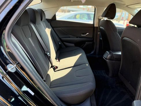 Used 2021 Hyundai Elantra SEL w/ Convenience Package image 18