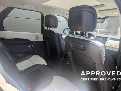 Used 2025 Land Rover Discovery S AWD/4WD image 14