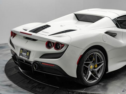 Used 2022 Ferrari F8 Tributo image 29