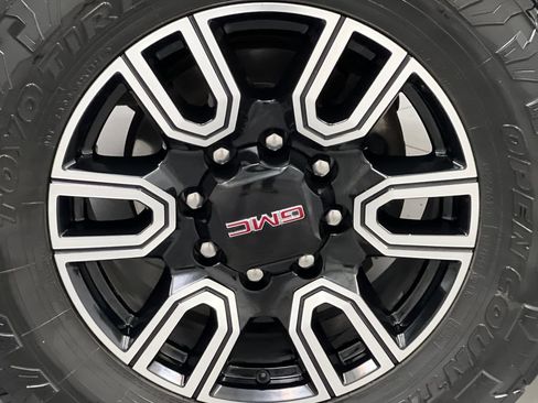 Used 2022 GMC Sierra 2500 AT4 w/ AT4 Preferred Package AWD/4WD image 73