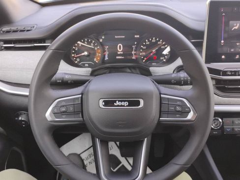 Used 2024 Jeep Compass Latitude w/ Altitude Special Edition AWD/4WD image 32