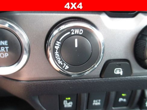 Used 2019 Toyota Tacoma TRD Off-Road AWD/4WD image 21