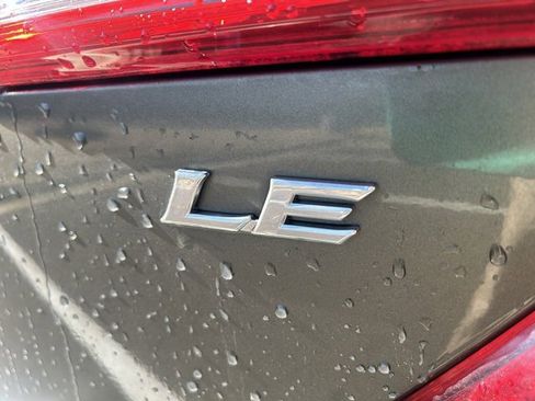 Used 2012 Toyota Camry L image 6