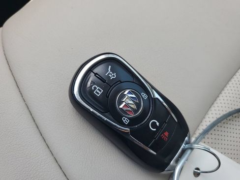 Used 2023 Buick Enclave Essence FWD image 9