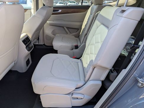 New 2026 Volkswagen Atlas SE image 28