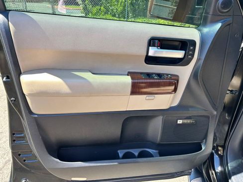 Used 2012 Toyota Sequoia Platinum AWD/4WD image 15