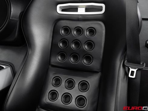 Used 2005 Ford GT RWD image 43