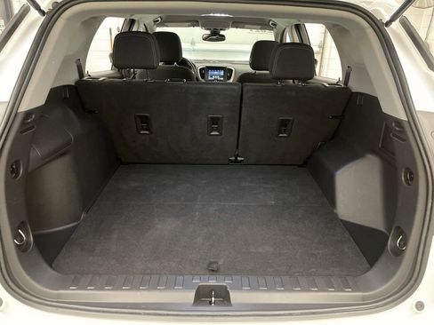 Used 2021 GMC Terrain SLE w/ Driver Convenience Package FWD image 19