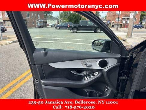 Used 2021 Mercedes-Benz GLC 300 4MATIC image 26