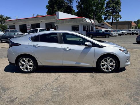 Used 2016 Chevrolet Volt Premier w/ Driver Confidence Package FWD image 7