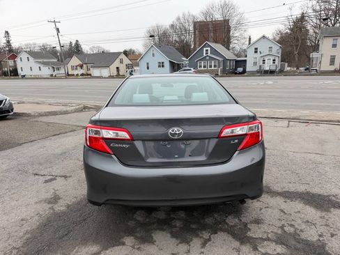Used 2012 Toyota Camry LE FWD image 4