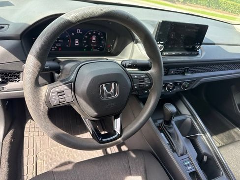 Used 2023 Honda Accord EX image 9