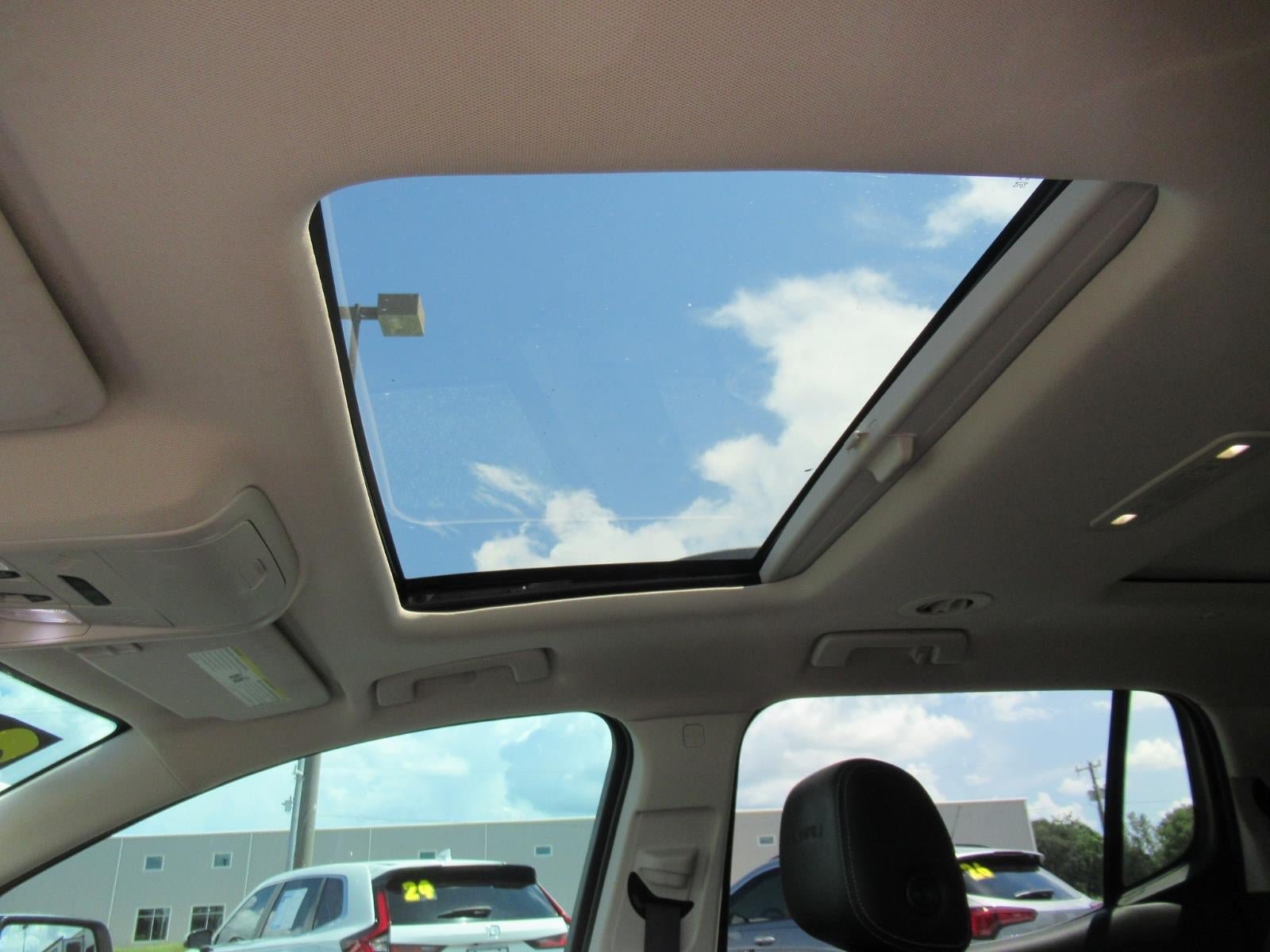 Used 2020 GMC Acadia Denali w/ Technology Package FWD image 16