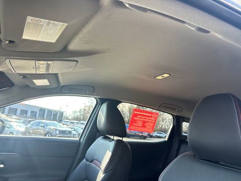 Used 2025 Nissan Kicks SR w/ Interior Electronics Package image 22