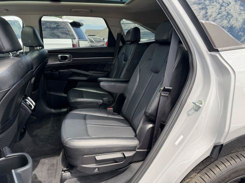 Used 2022 Kia Sorento SX AWD/4WD image 13