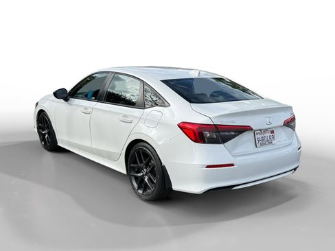 Used 2023 Honda Civic Sport image 3