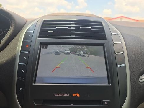 Used 2018 Lincoln MKC Premiere FWD image 28