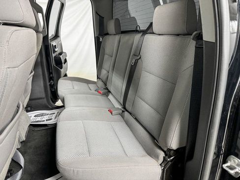 Used 2018 Chevrolet Silverado 1500 Custom w/ Custom Value Package image 7