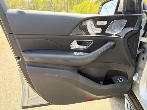 Used 2021 Mercedes-Benz GLS 450 4MATIC image 10