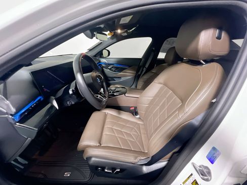 Used 2024 BMW i5 M60 w/ Premium Package image 14