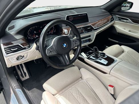 Used 2021 BMW 740i w/ M Sport Package RWD image 14
