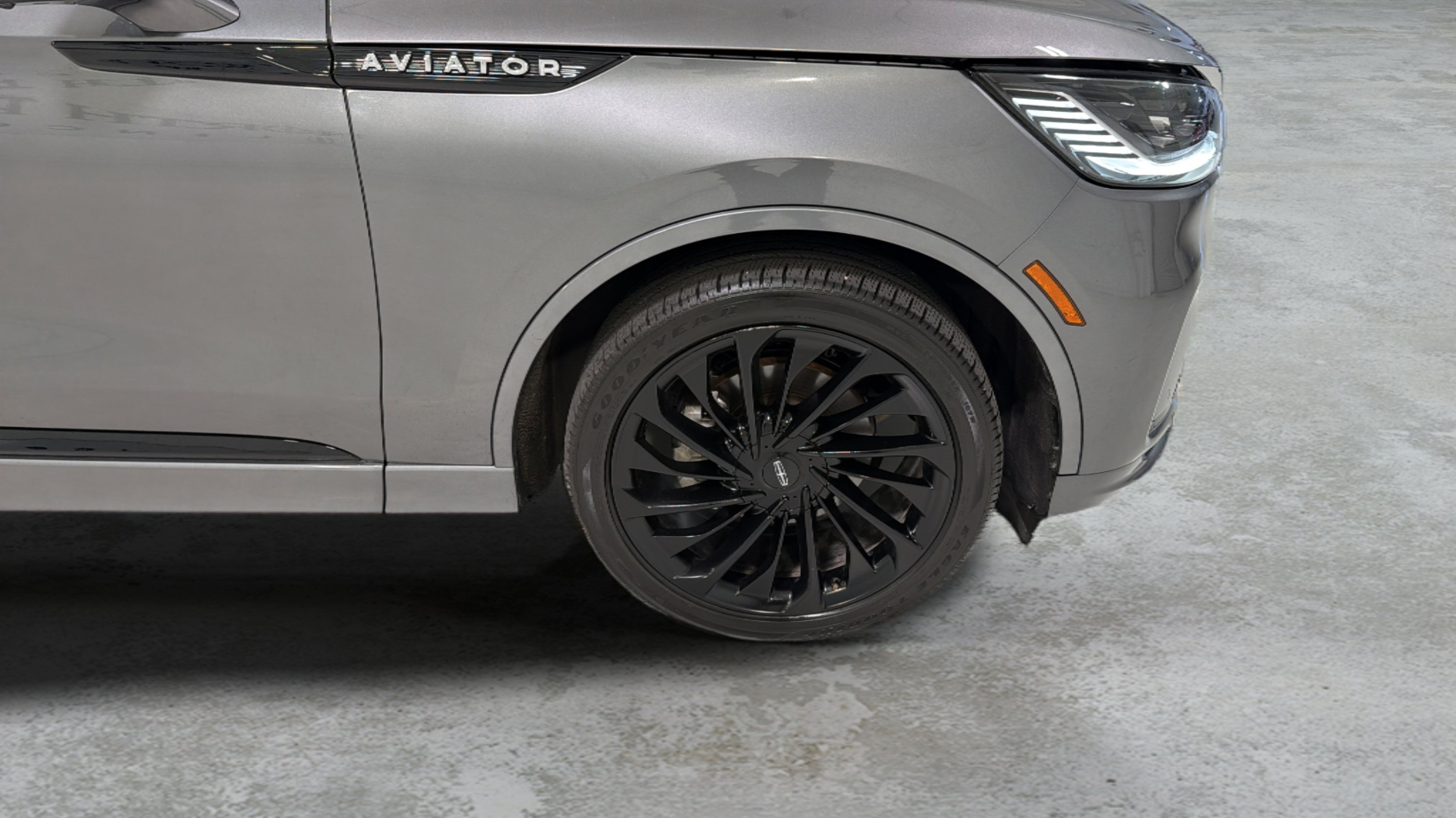 Used 2025 Lincoln Aviator Reserve w/ Jet Appearance Package RWD image 30