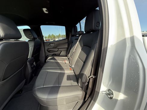 New 2025 Chevrolet Colorado LT w/ LT Convenience Package image 27