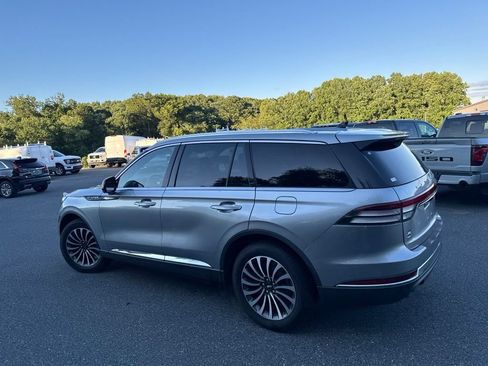 Used 2023 Lincoln Aviator Reserve AWD/4WD image 4