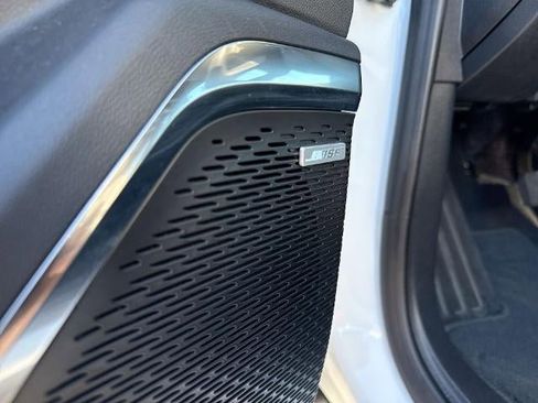 Used 2025 GMC Acadia Elevation image 24