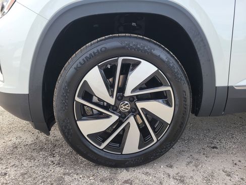 New 2026 Volkswagen Atlas SEL image 10
